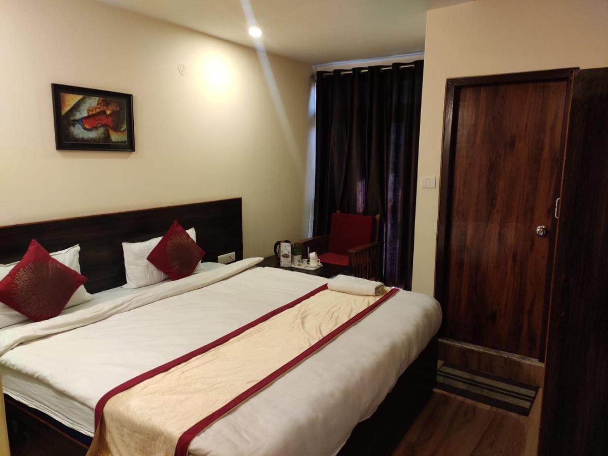 Hotel The Narayani Continental Gangtok Exterior photo