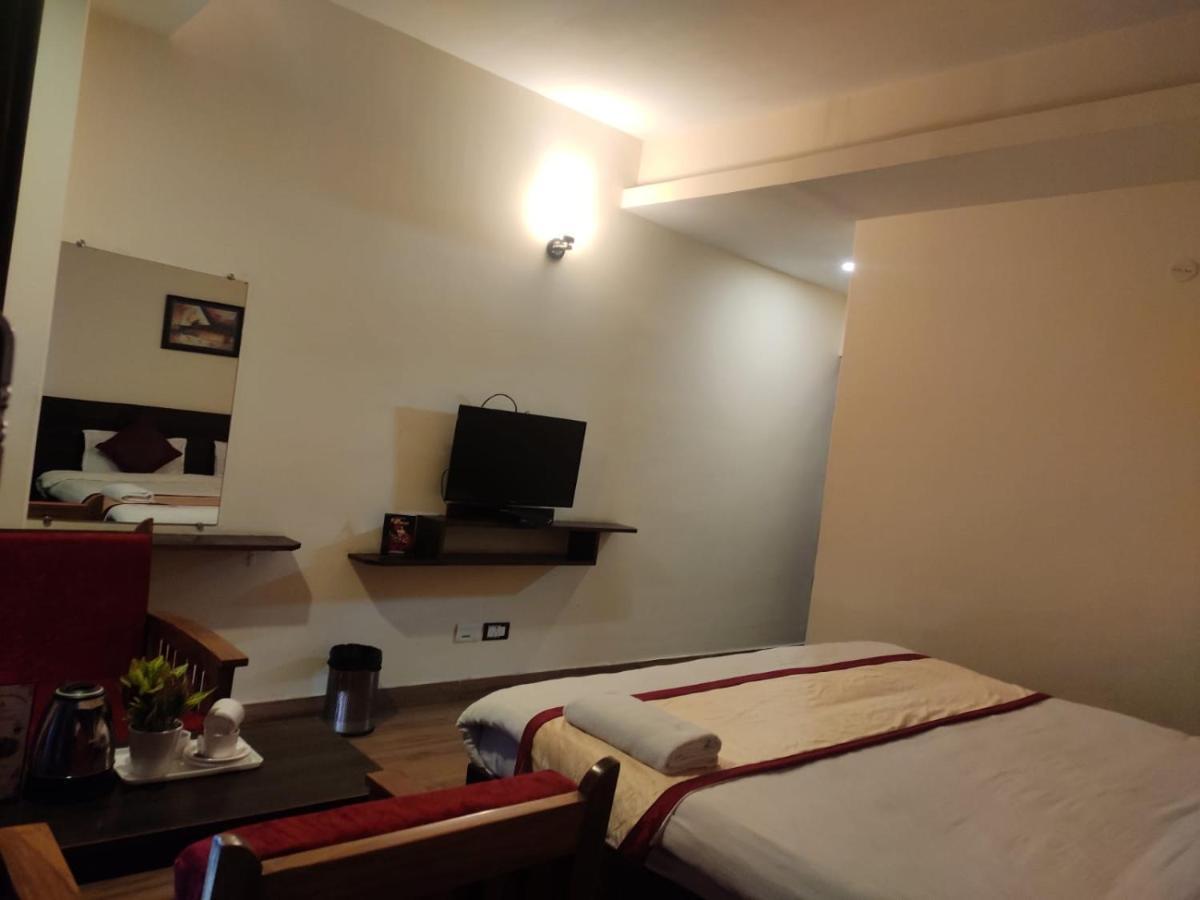 Hotel The Narayani Continental Gangtok Exterior photo