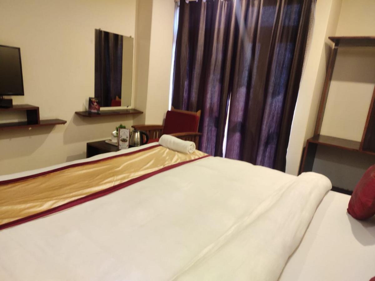Hotel The Narayani Continental Gangtok Exterior photo