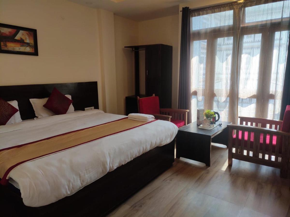 Hotel The Narayani Continental Gangtok Exterior photo