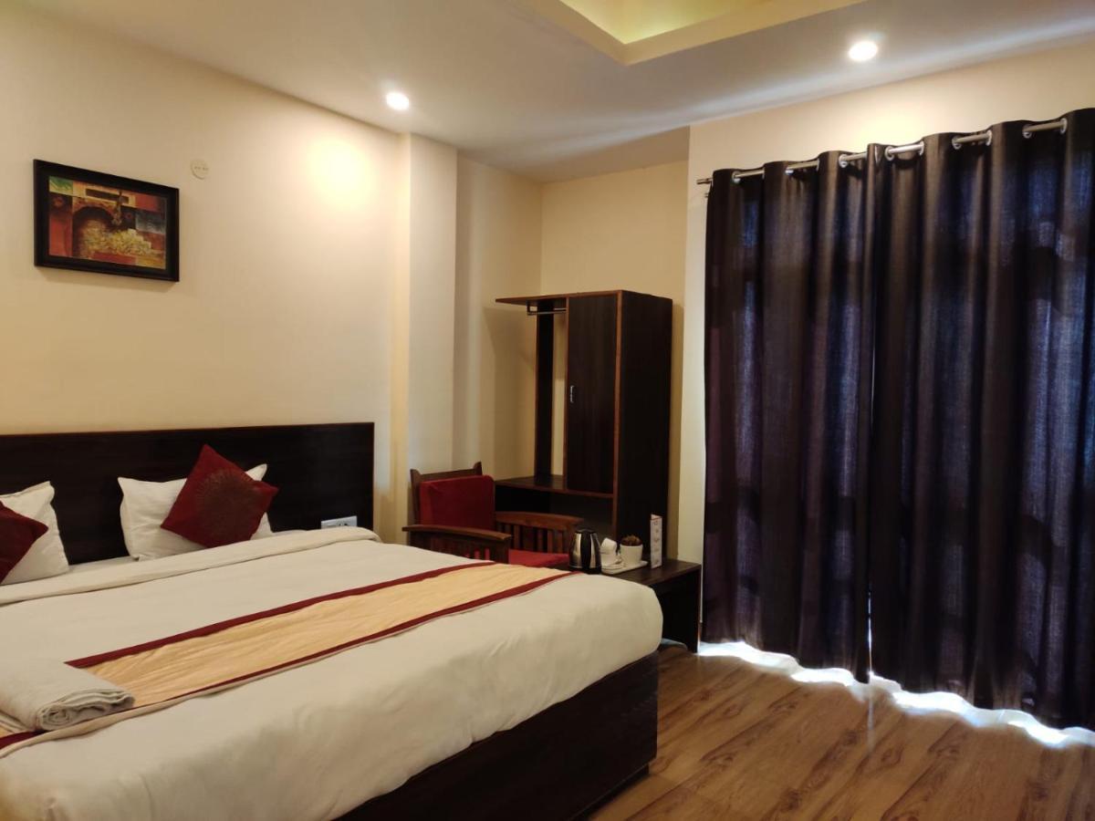 Hotel The Narayani Continental Gangtok Exterior photo