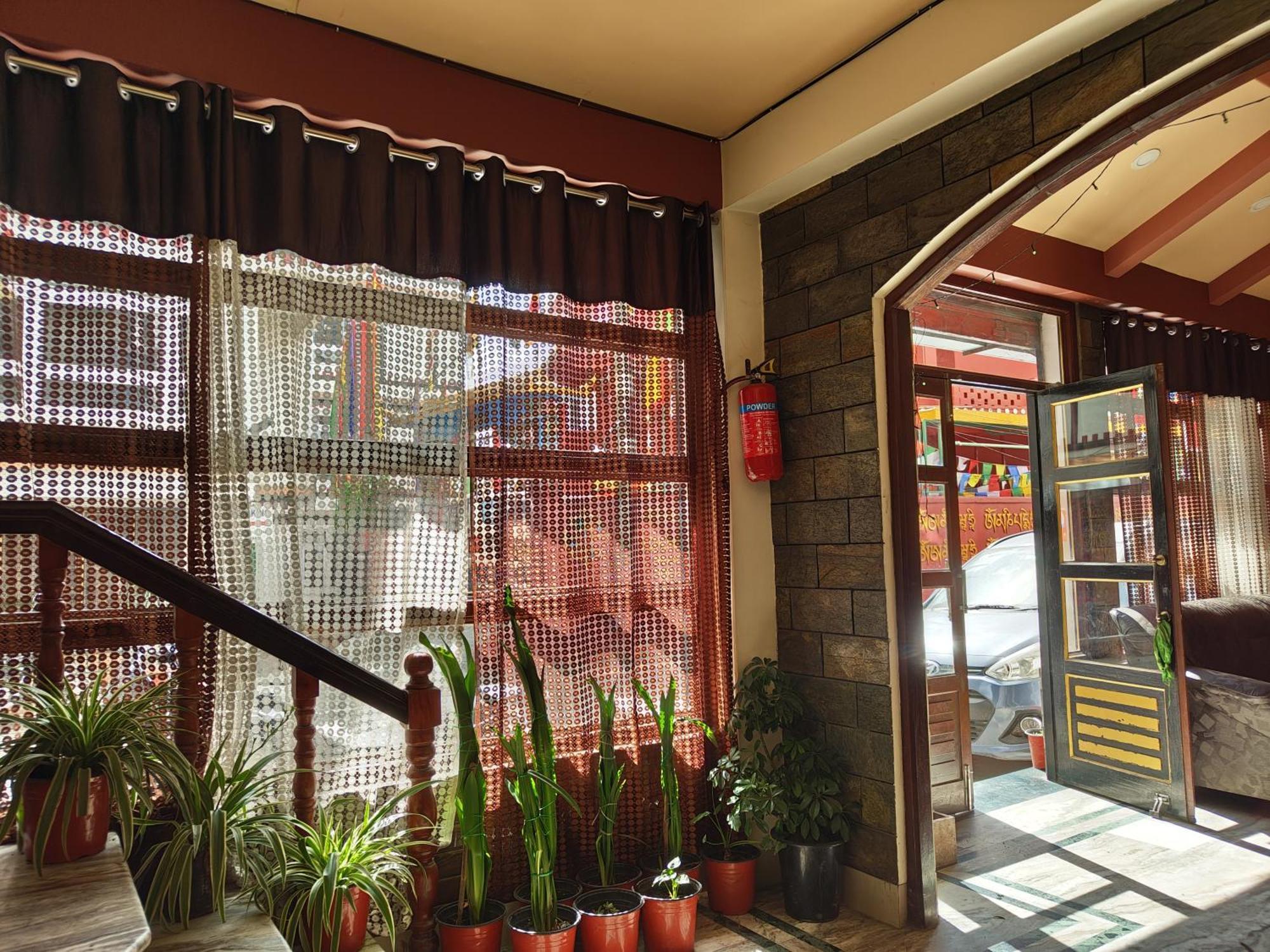 Hotel The Narayani Continental Gangtok Exterior photo