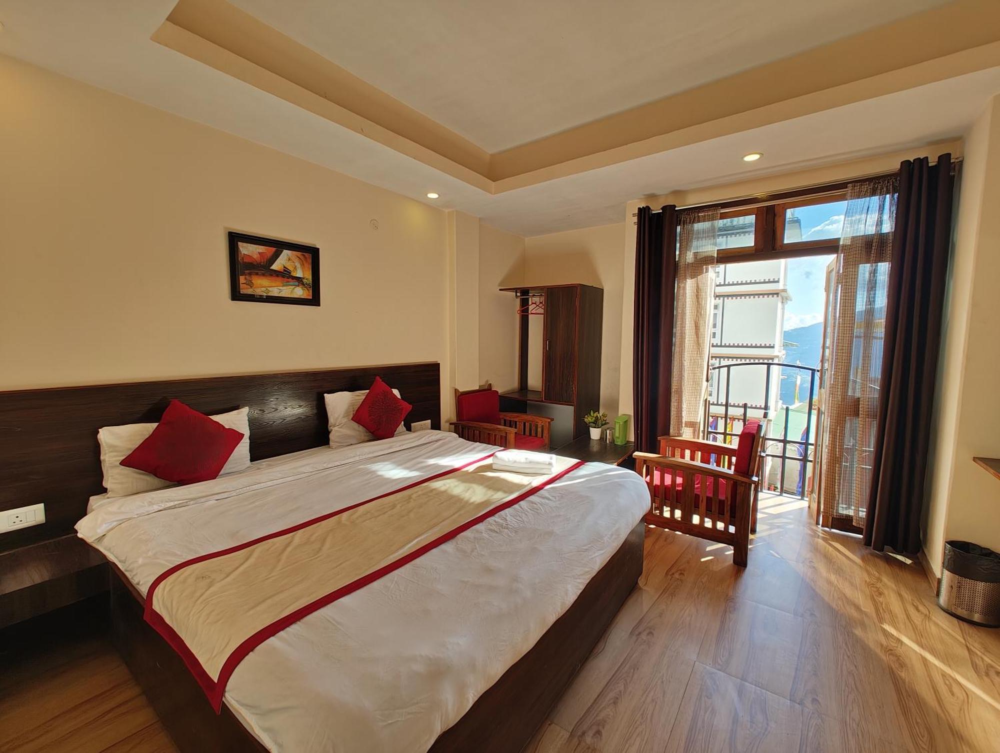 Hotel The Narayani Continental Gangtok Exterior photo
