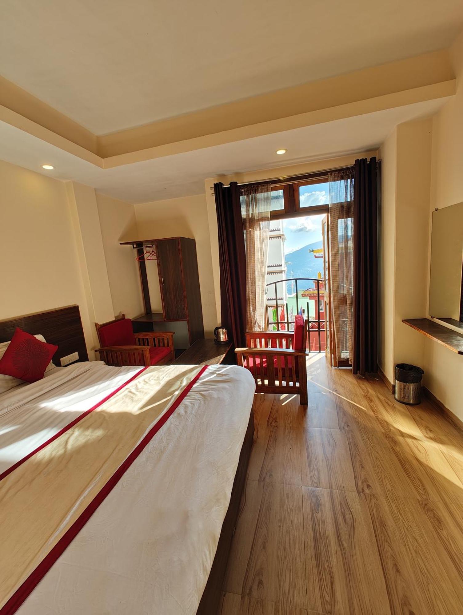 Hotel The Narayani Continental Gangtok Exterior photo